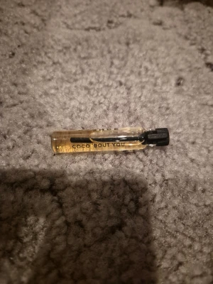 Coco bout you - Coco bout you 2ml från ESSNCE endast doftat på den. 45kr ny.