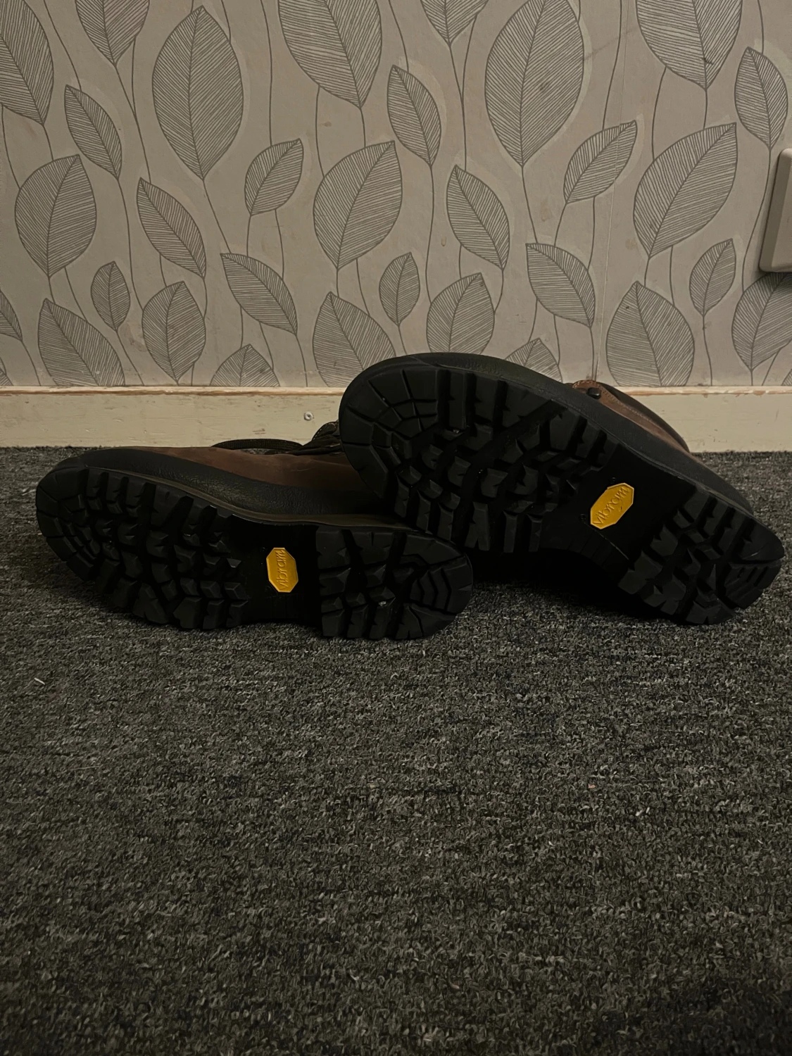 Bruna skinnkängor med snörning - 5