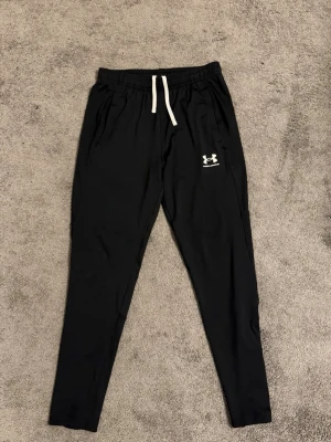 Under armour byxor  - Under armour tajta träning byxor i storlek. M