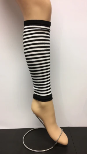 Tunna benvärmare från Pamela inn i onesize - Helt nya tunna benvärmare från Pamela inn. Tyvärr är lappen borta. Storlek onesize. 