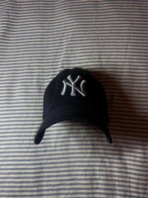 New Era NY Baseball Cap - New Era Keps