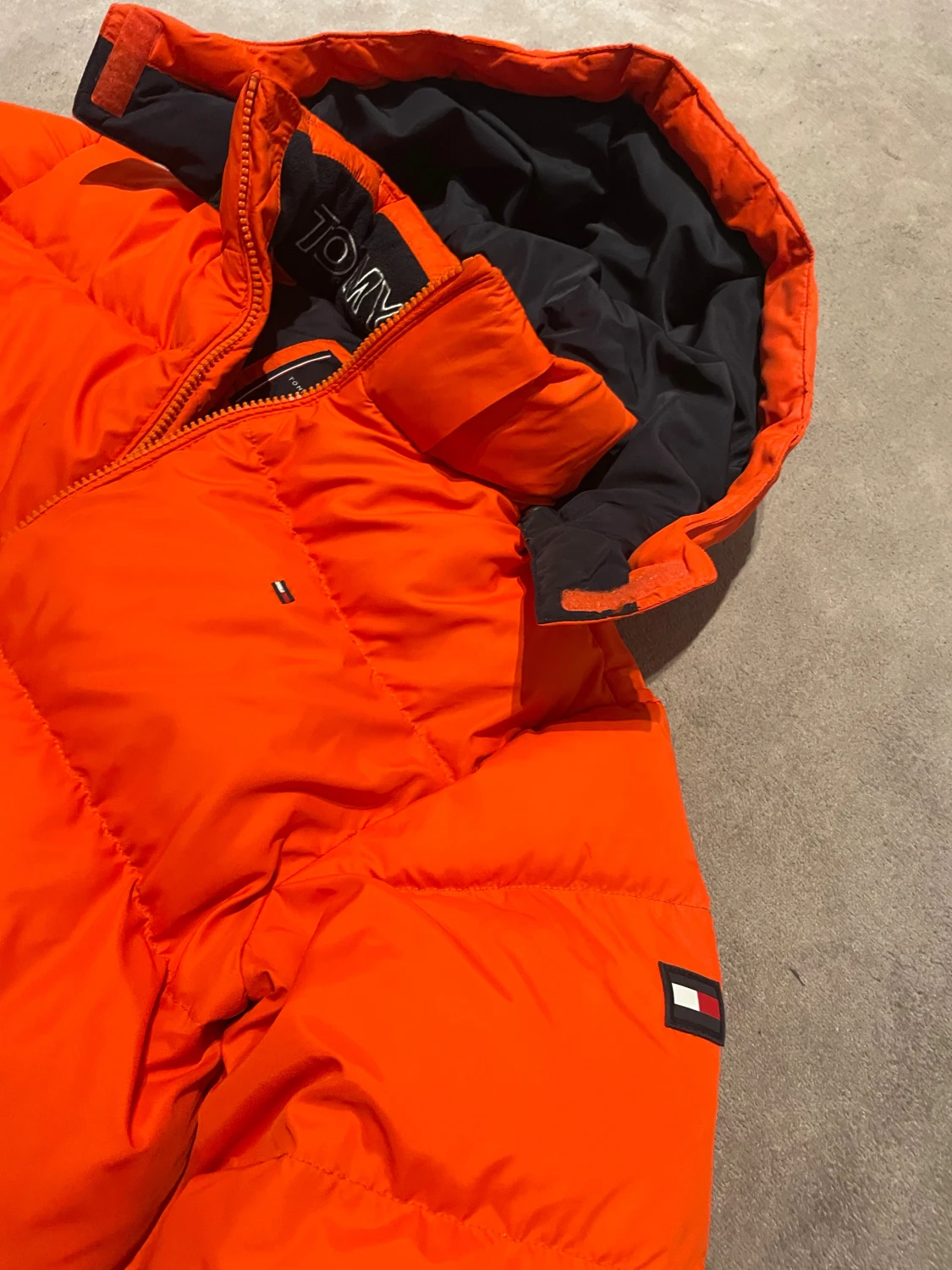 Pufferjacka från Tommy Hilfiger - 1