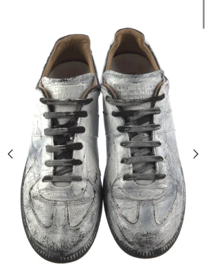 Maison margielas Intressekoll! - Tjena, tänkte eventuellt köpa in dessa skor, storlek 45. Vill bara veta vad jag kan få för dom så kom med prisförslag! , äktighetsbevis garanteras, inga skambud!