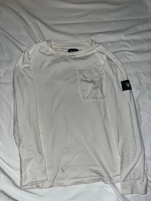 Vit tröja - Vit tröja