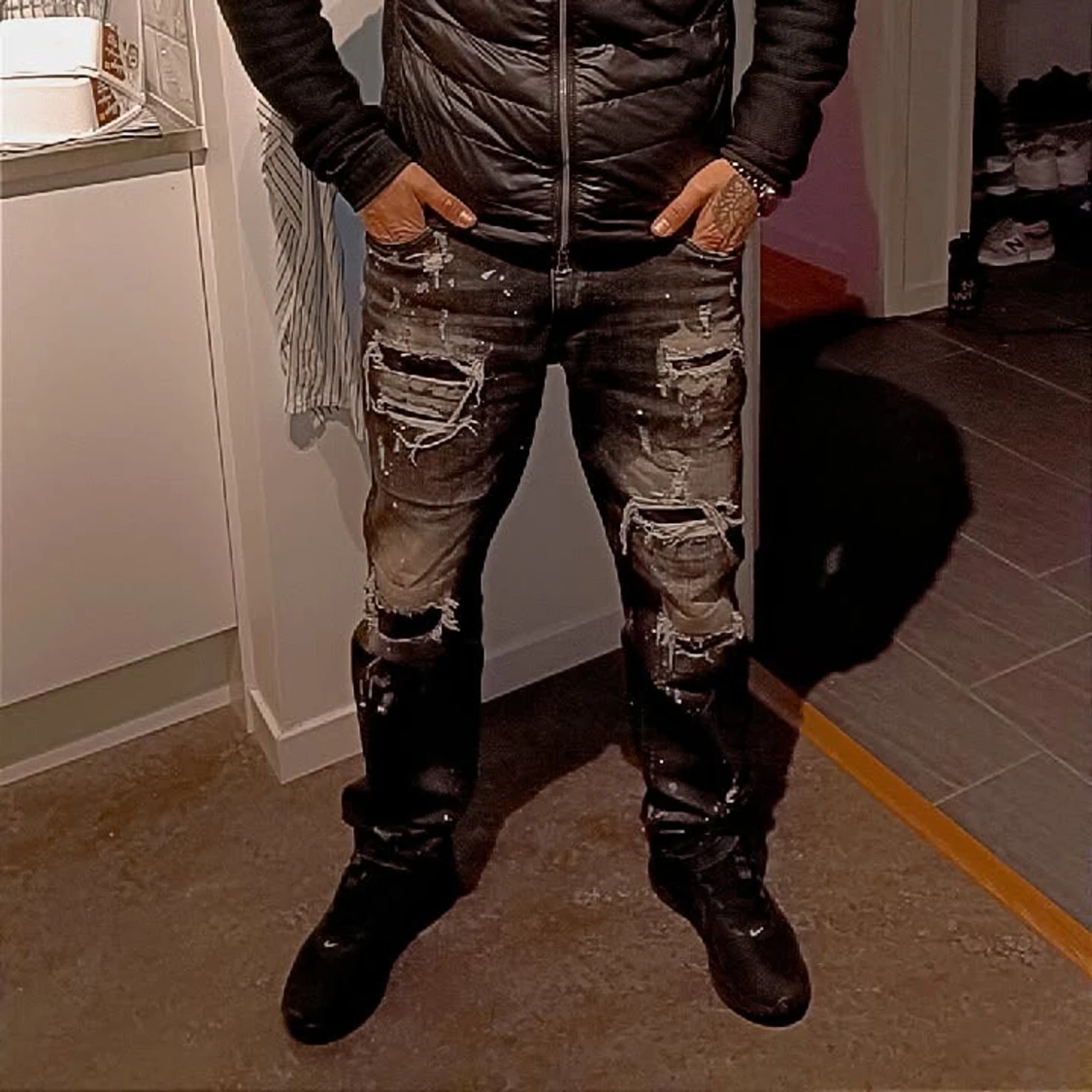 Supply & Demand svarta jeans med slitningar - 4