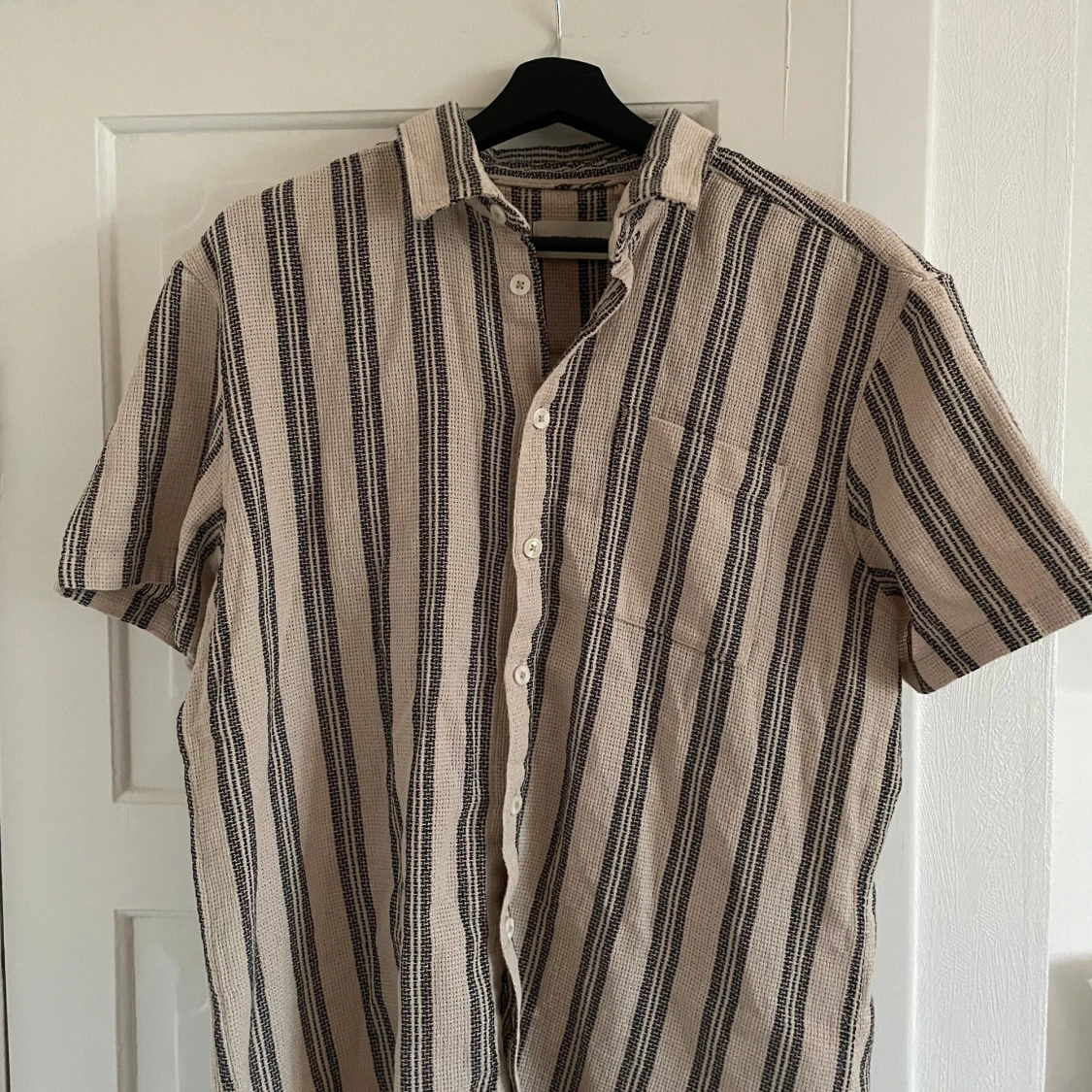 Randig kortärmad skjorta i bomull