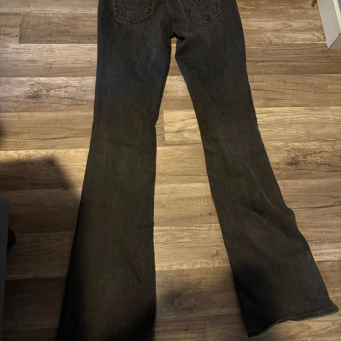 Svarta bootcut jeans från True Religion - 2