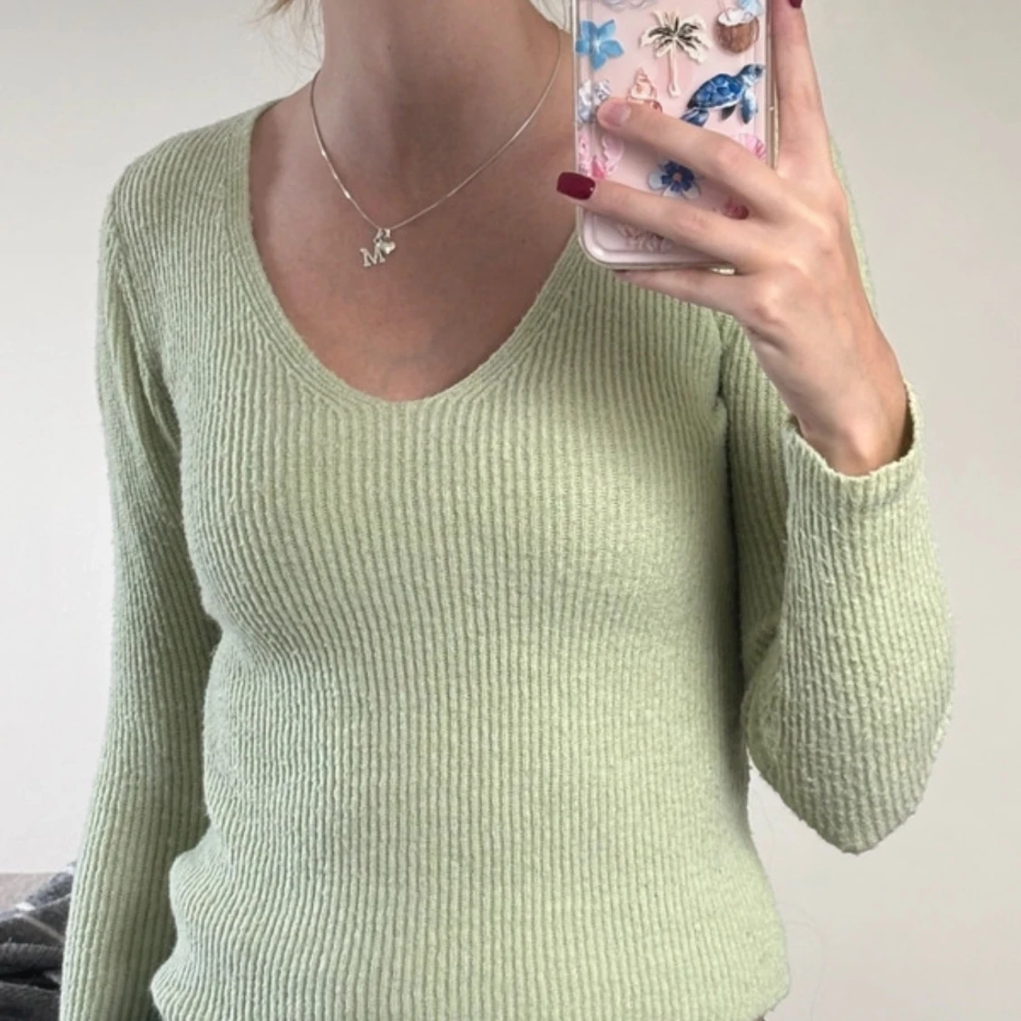 Ljusgrön ribbad stickad tröja - 1