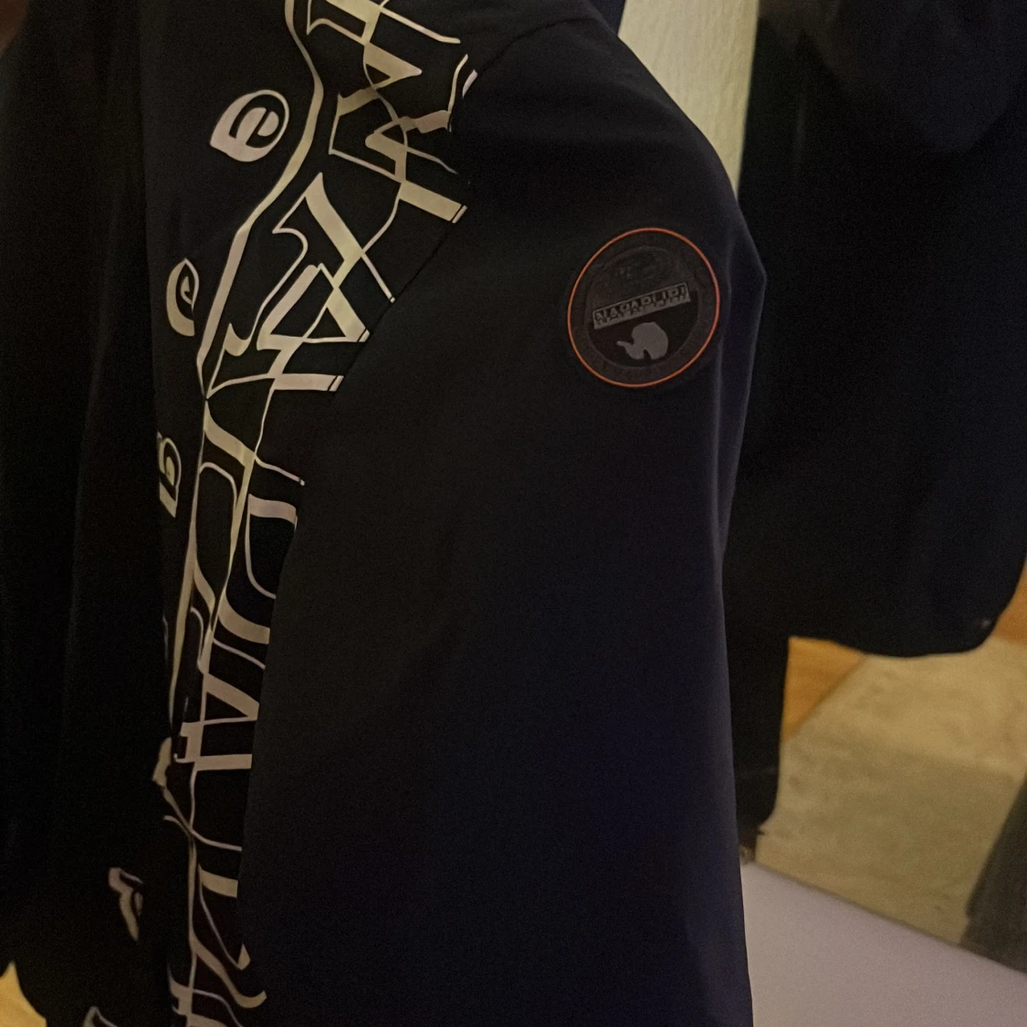 Svart vindjacka från Napapijri - 2