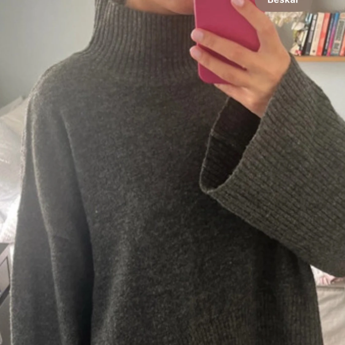 Mörkgrå stickad polotröja