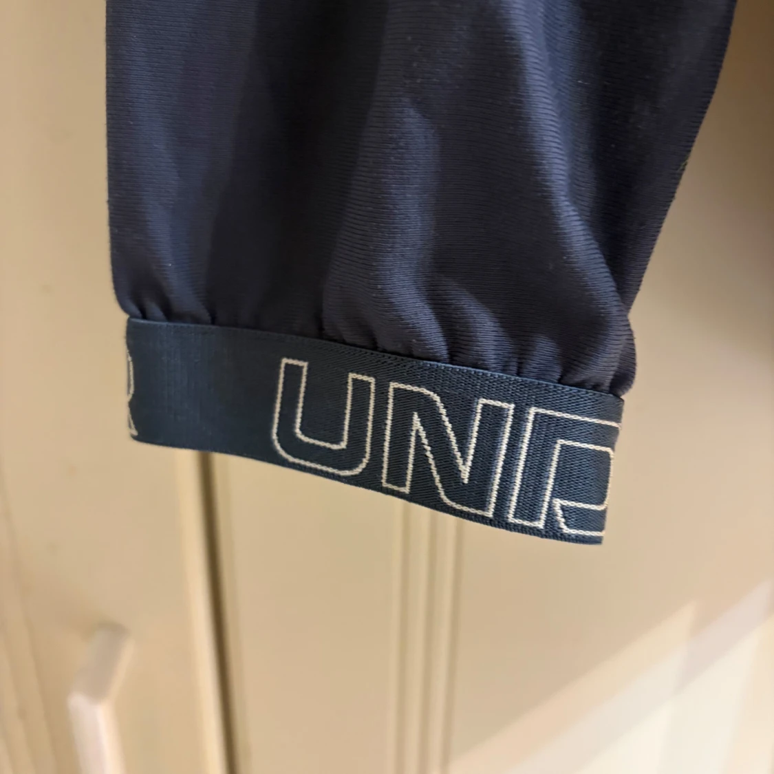 Blå vindjacka från Under Armour - 2