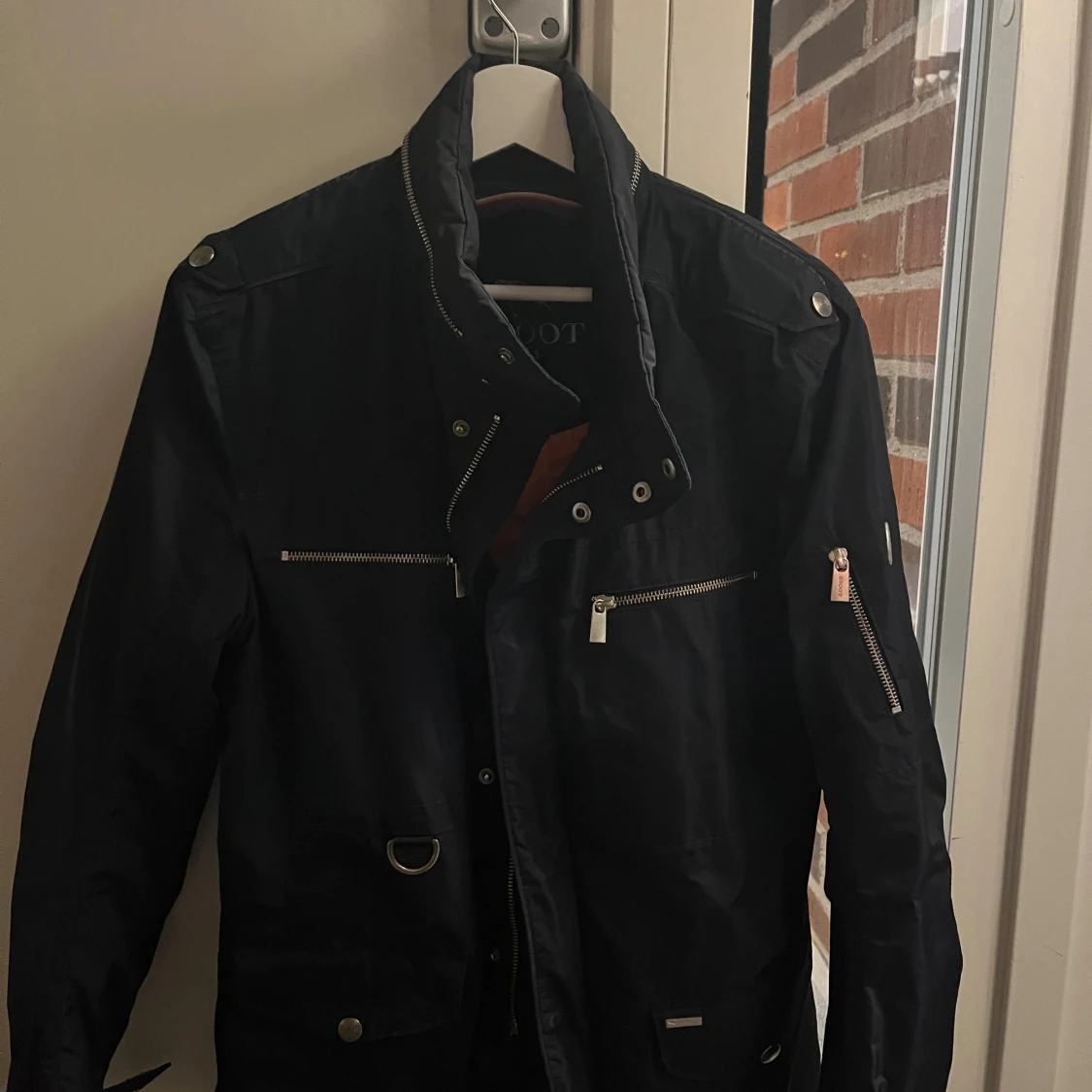 Mörkblå vindjacka från Snoot