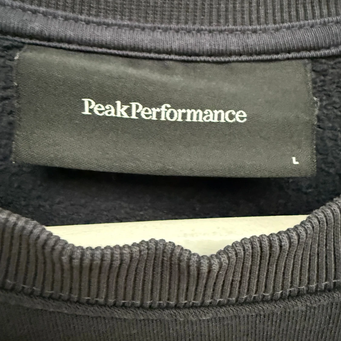 Mörkblå Peak Performance sweatshirt - 3