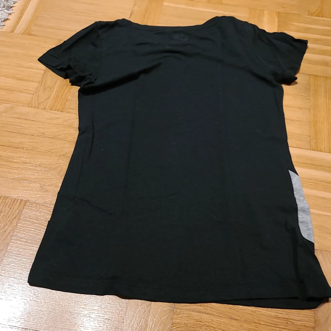 Svart Nike t-shirt med stor logga - 2