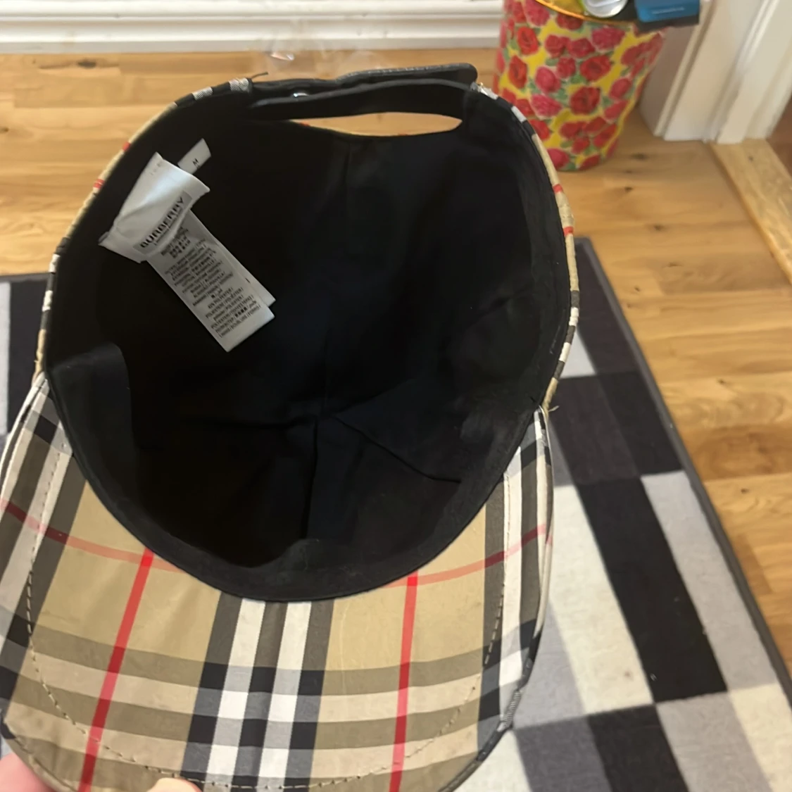 Burberry rutig keps i beige och svart ( pris kan diskuteras ) - 3