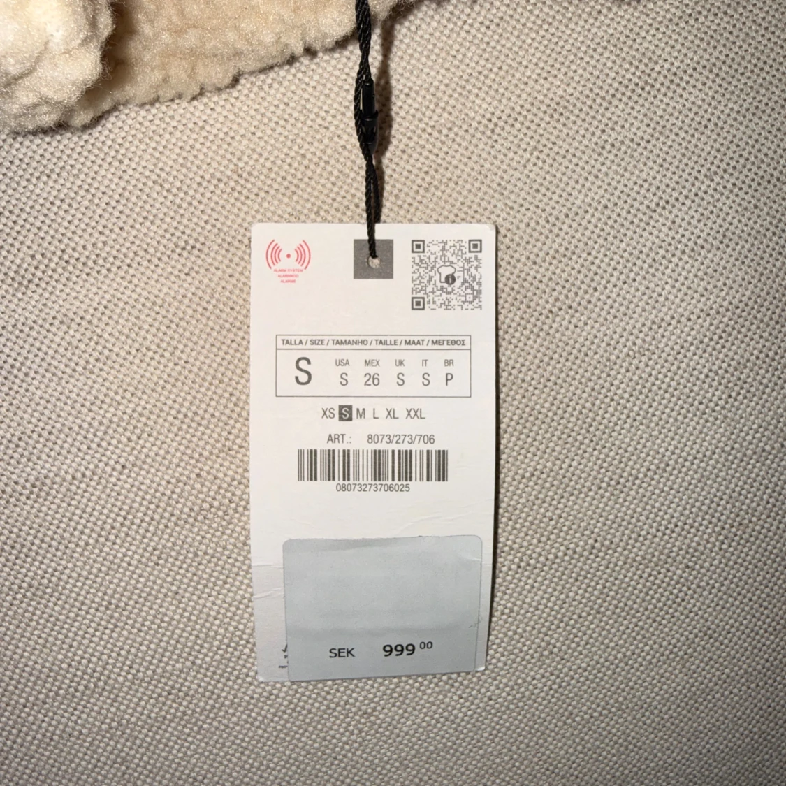 Beige teddyjacka från Zara med detaljer - 3