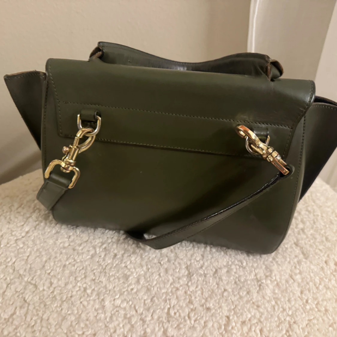 Mörkgrön handväska i skinn från ATP atelier  - 1