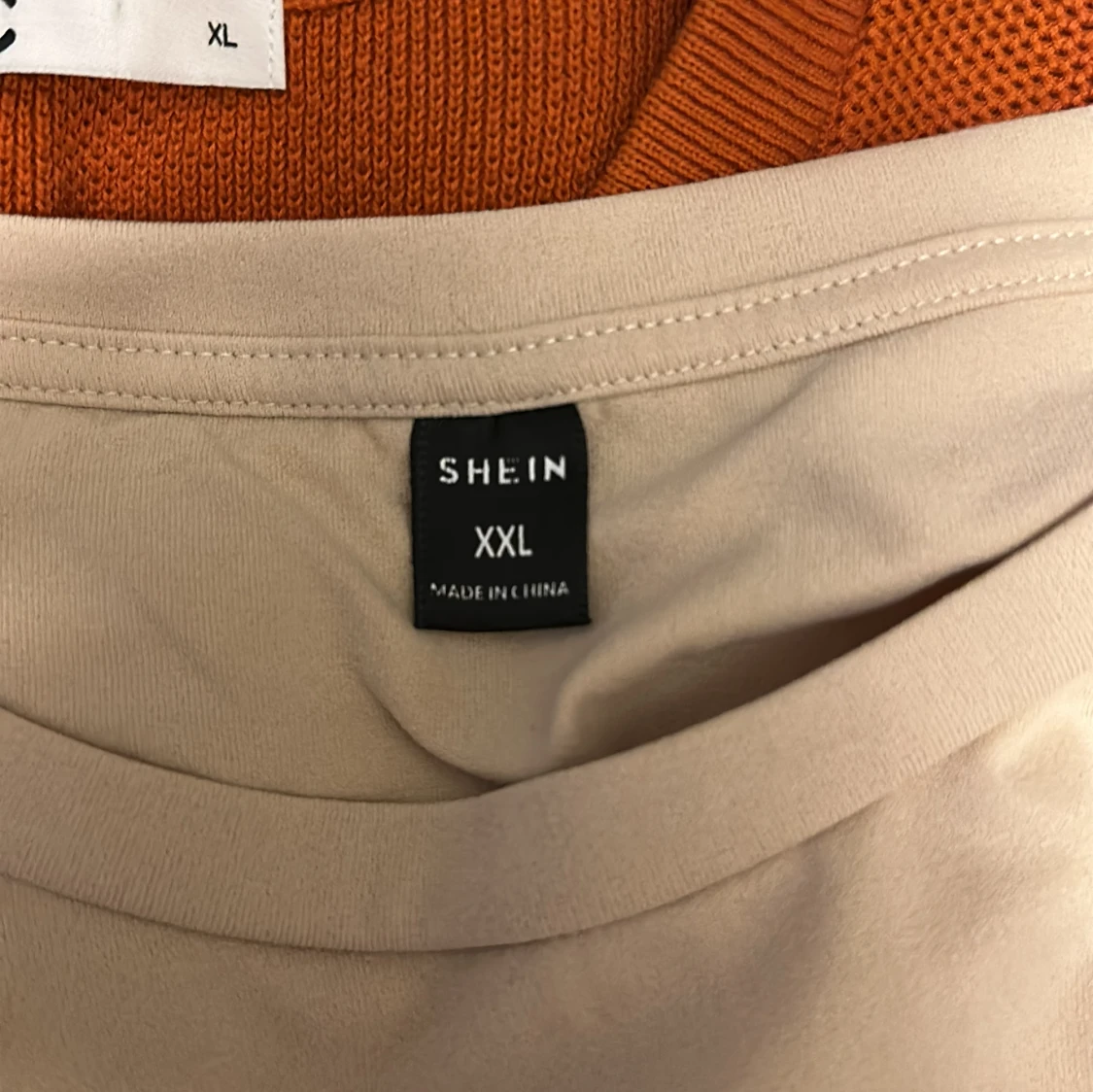 Beige t-shirt med japanskt tryck SHEIN - 2