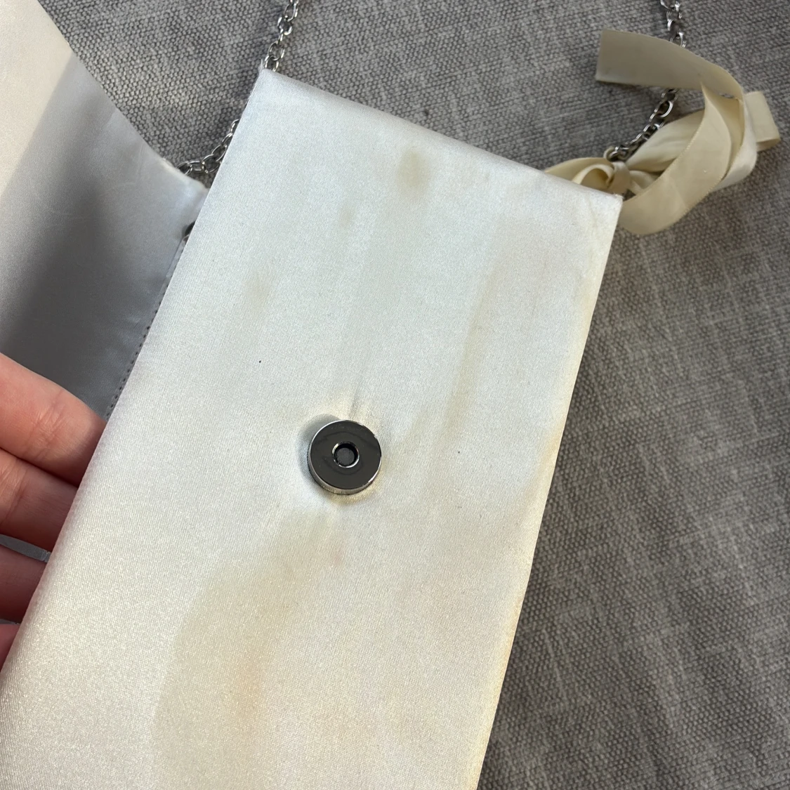 Vit kuvertväska med stor rosett - 4