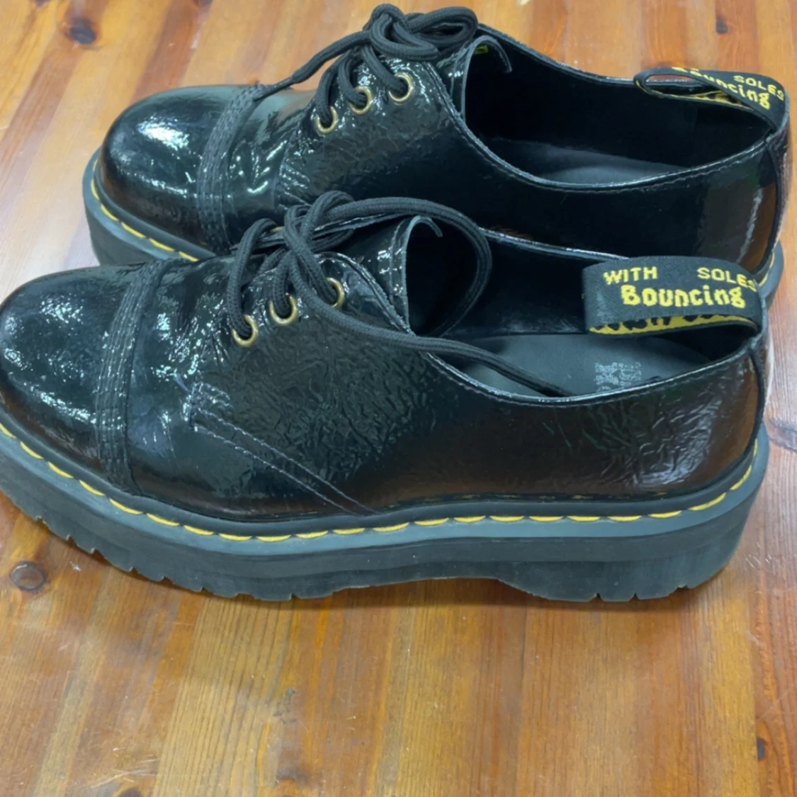 Svarta platåloafers med snörning - 1