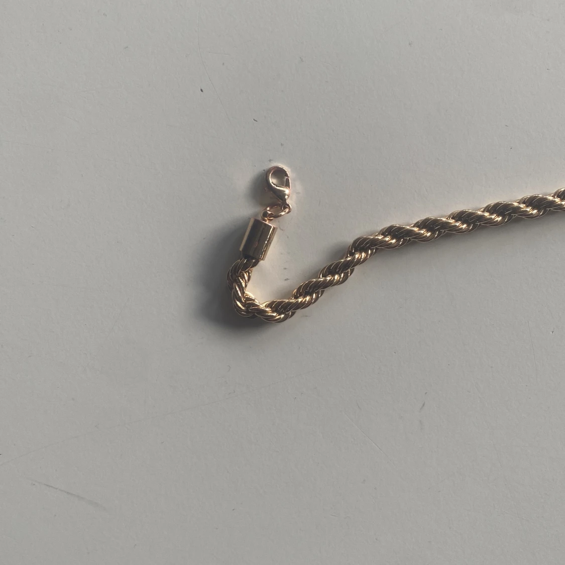 Guldigt tvinnat halsband - 1