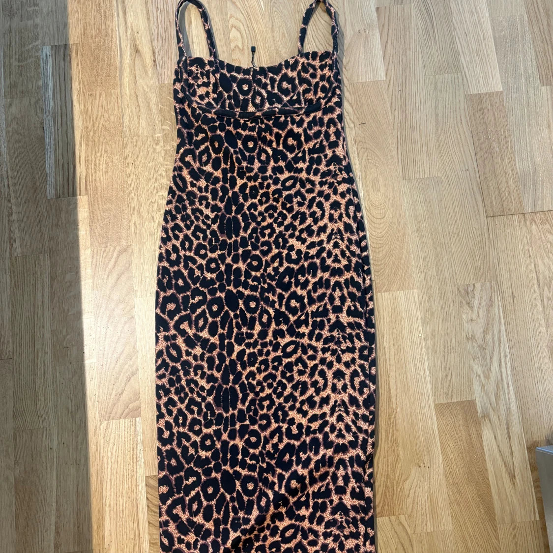 Leopardmönstrad långklänning