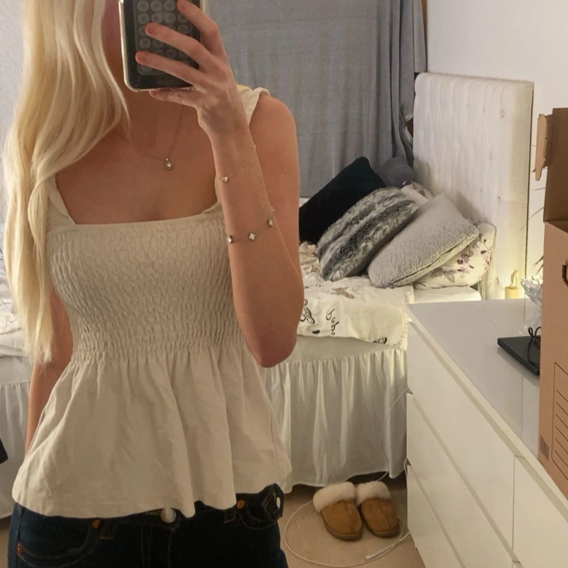 Vit smockad linnetopp från H&M