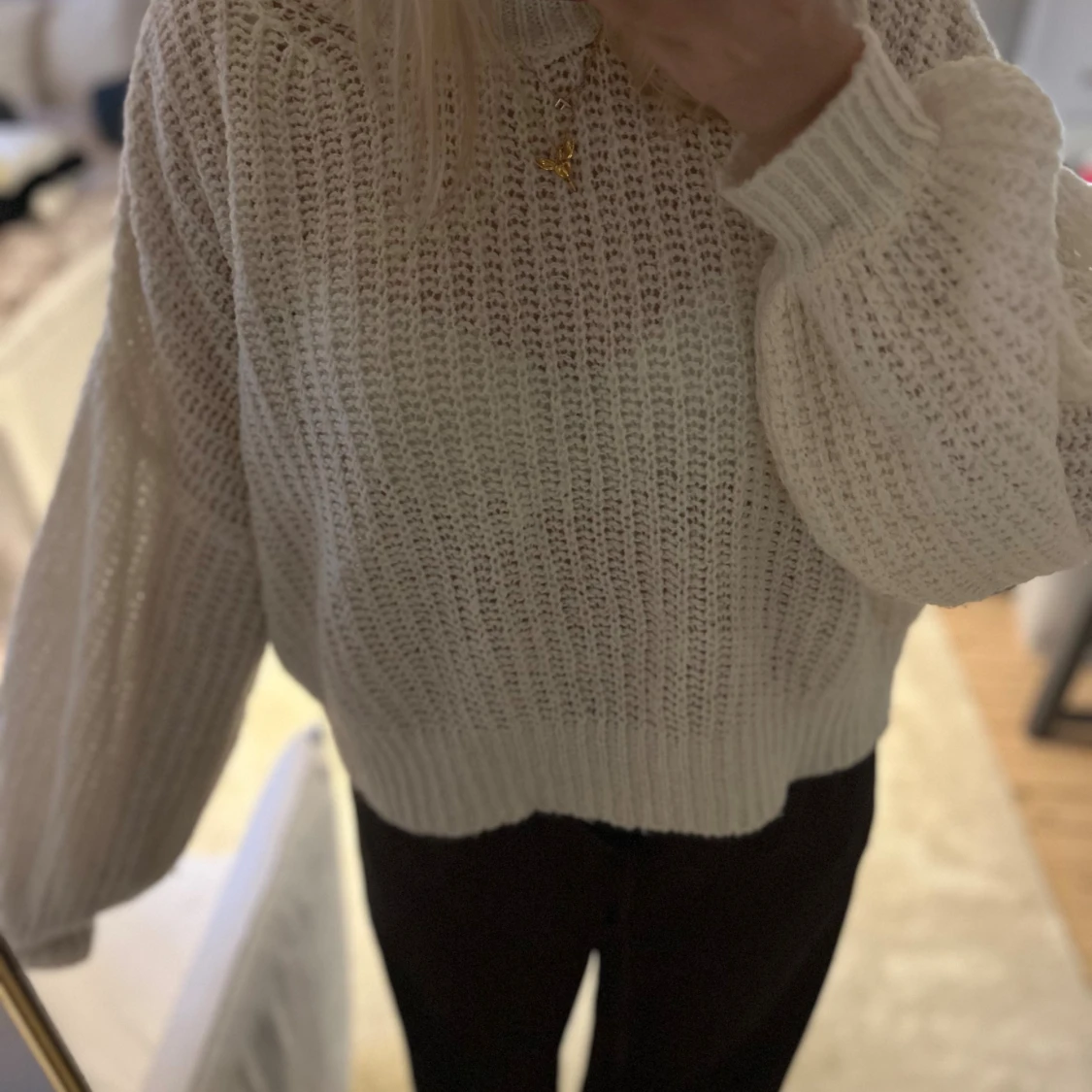 Vit stickad tröja
