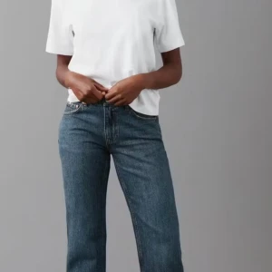 Low straight jeans blå - Säljer dessa snygga jeans från gina. De är aldrig använda, helt i nyskick.