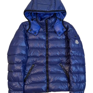 Moncler Bady  - Moncler Bady Jacka. Storlek 2 passar S. Skick 8/10 super fräsch. Pris 3990! Finns att köpa på våran hemsida, Fashionels.com