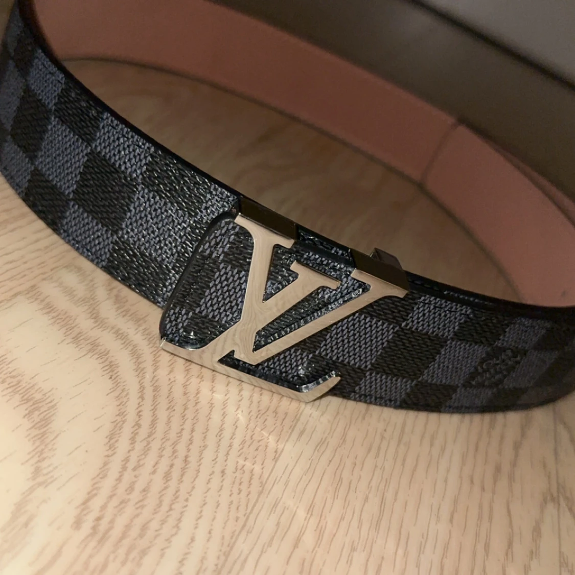 Black LOUIS VUITTON belt 