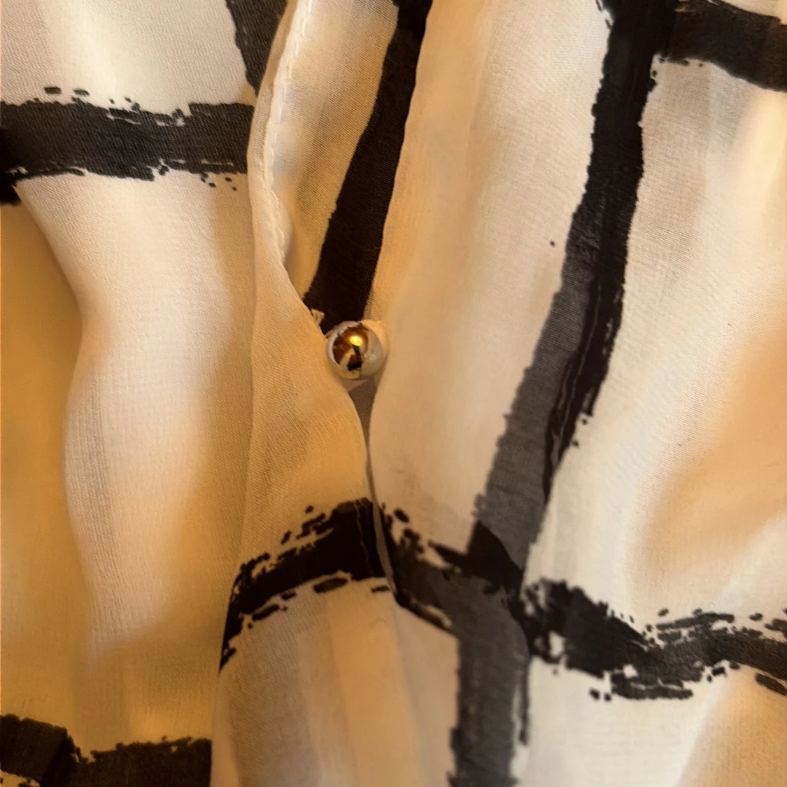 Vit omlottblus med svart rutmönster H&M - 3