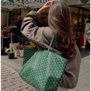 Grön shoppingväska  - Aldrig använd, fråga för fler bilder