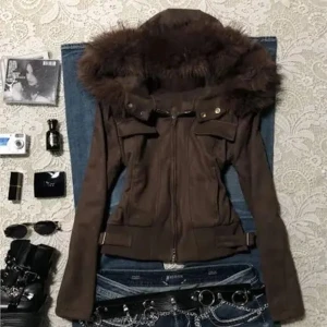  Söker y2k  jacka  - Xs,s kanske en M!! Kontakta mig om ni har, kan betala max 1000 typ