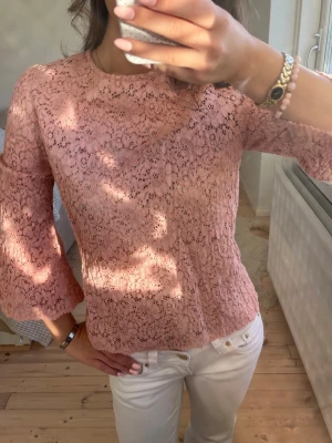 rosa spets blus - snyggt mönstrad spetsskjorta