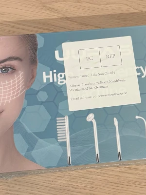 Hifh frequency machine (oöppnad) - Säljer helt ny High frequency machine för att behandla ansikte och kropp.  Nypris: 1300 kr 