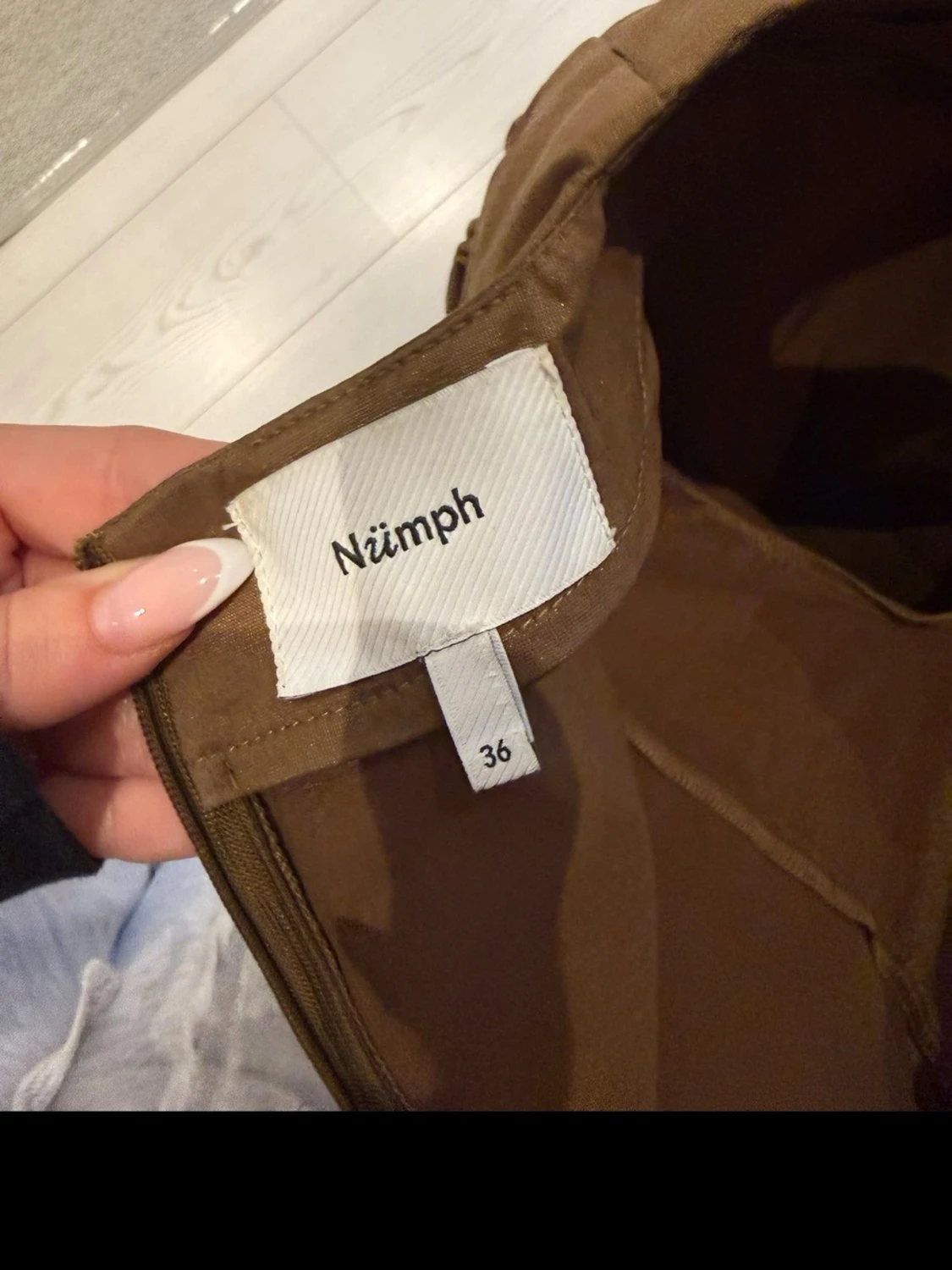 Brun långklänning från Nümph - 3