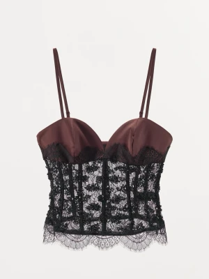 topp från Zara - super fin topp från Zara. Säljer på grund av att den är för liten för mig. (helt ny) lapp finns kvar 😊