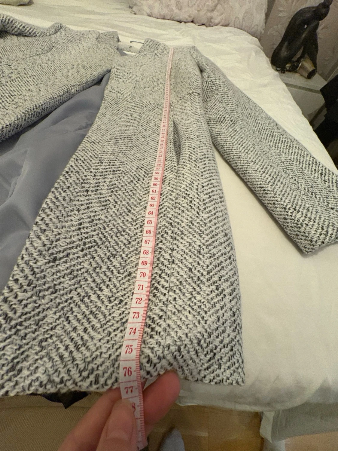 Gråmelerad kappa med mönster - 4