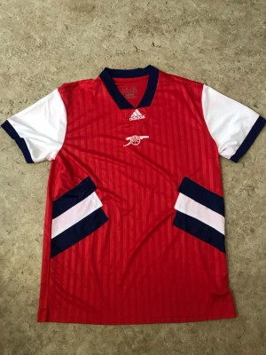 Helt ny Arsenal fotbollströja! - Helt ny Arsenal fotbollströja!