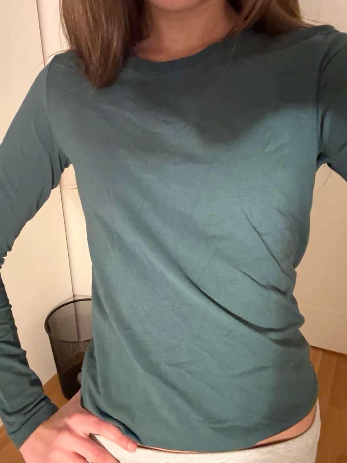 Mörkgrön långärmad tröja - 2