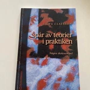 Spår av teorier i praktiken: Några skolexempel - Upptäck hur pedagogiska teorier kan användas i verkliga klassrum! Den här boken ger konkreta exempel på hur lärare kan koppla teori till praktik och inspirerar dig som är intresserad av lärande och undervisning.