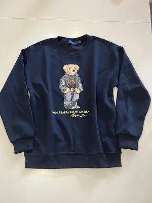 Ralphlauren tröja  - Ralphlauren Björn tröja. I storlek M men passar även mindre. Knappast använd. Skick: 9/10