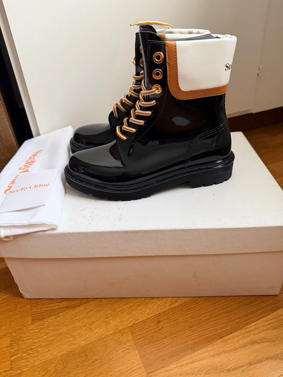 Svarta boots från See By Chloé