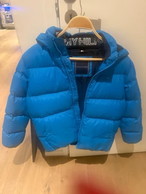 Tommy Hilfiger barnjacka  - Knappt använd dunjacka 152 storlek 