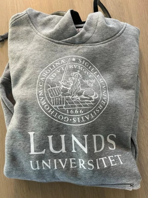 Lunds universitet hoodie NY storlek 36 - Ny hoodie. Storlek 36.