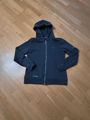 Tommy Hilfiger  - Snygg hoddy STL M 