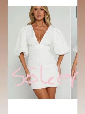 Söker showpo studentklänning mini dress  - SÖKER!!! Söker denna klänning i storlek 34 eller 36!!! Hör av er om ni vet någon som säljer eller kan tänka er att sälja!!🥹