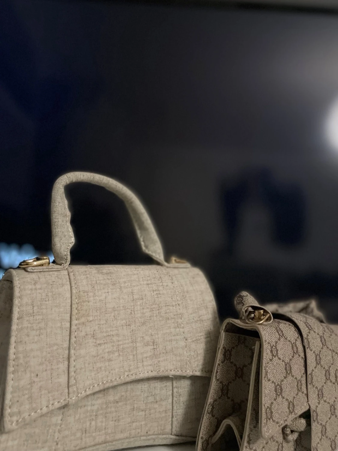 Stilrena väskor i beige toner – säljes styckvis - 2