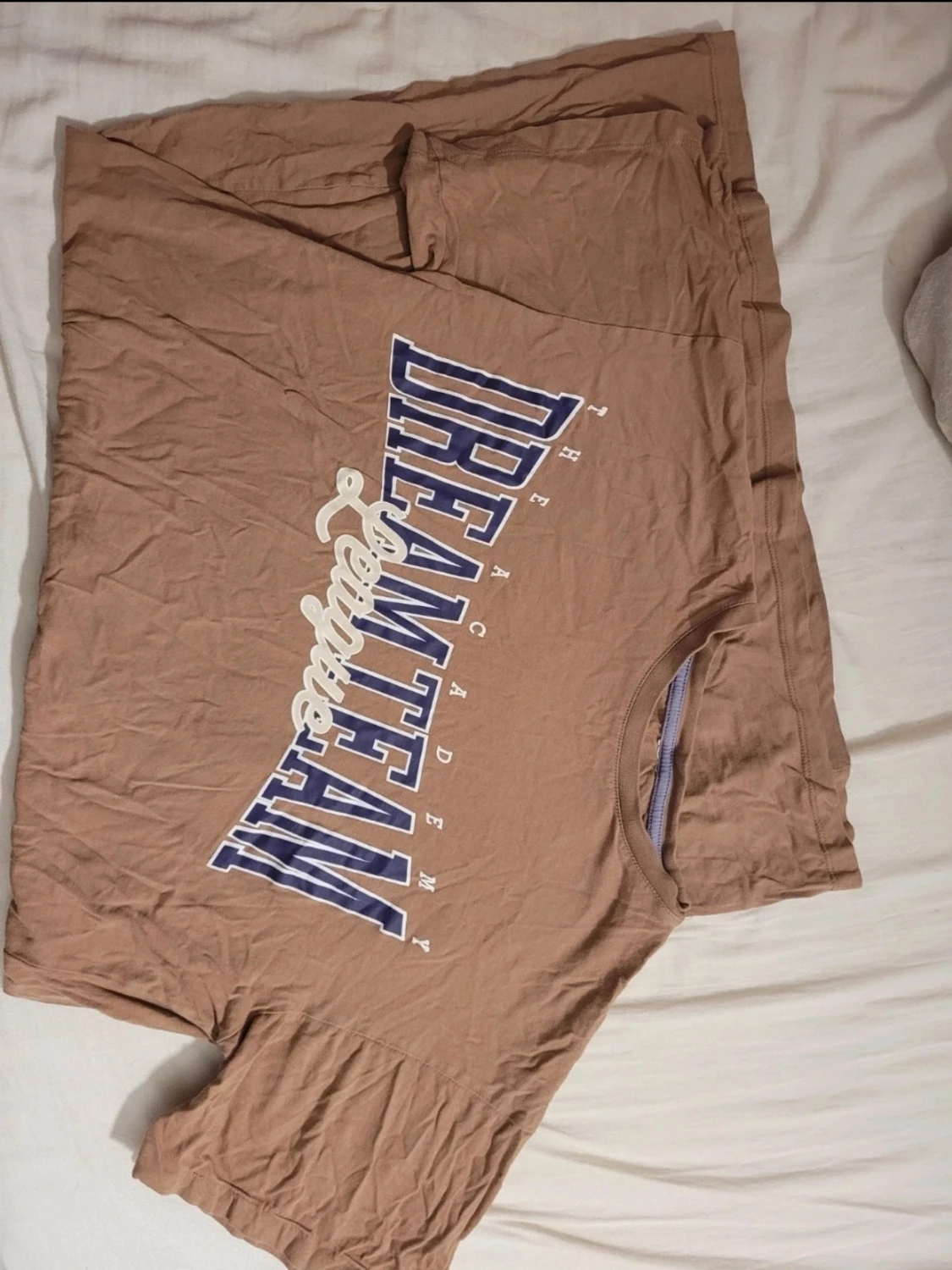 Brun t-shirt med DREAMTEAM-tryck